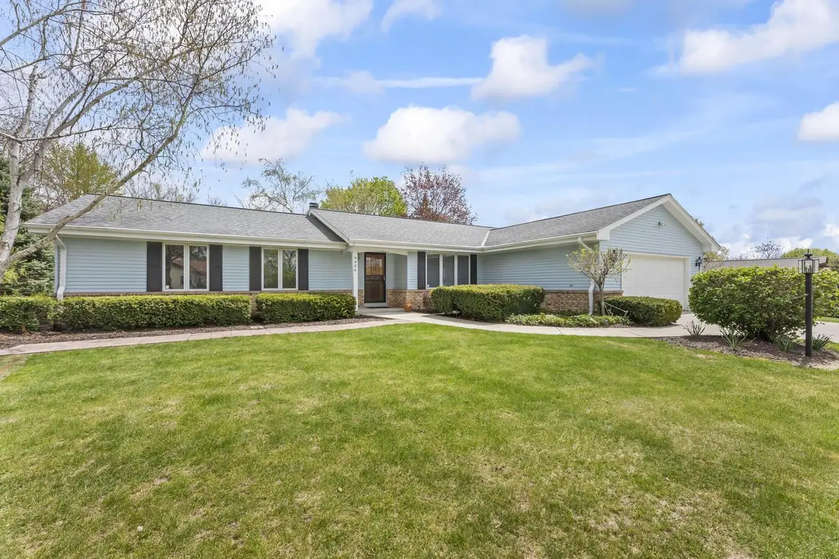 9906 Concord DRIVE, Mequon, WI 53097 - #1