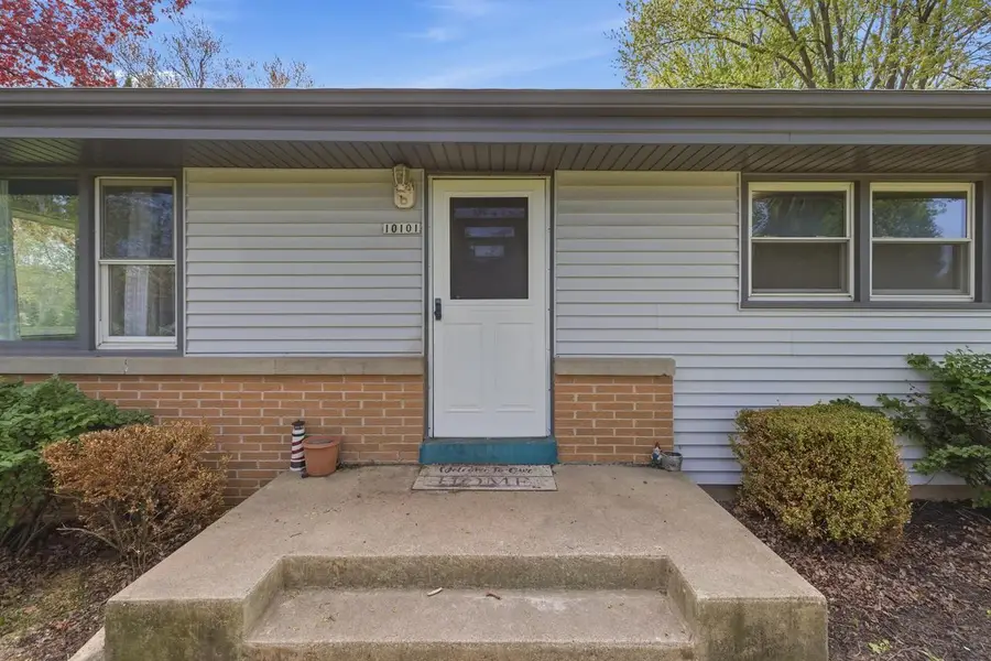 10101 Beechwood AVENUE, Milwaukee, WI 53224 - #3