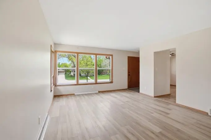10915 Harvard LANE, Wauwatosa, WI 53226 - #2