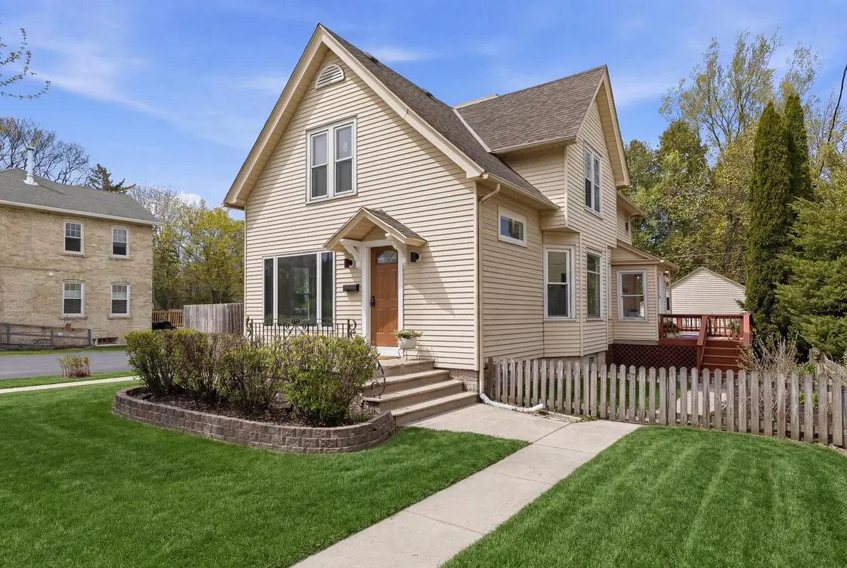 422 Grand AVENUE, Port Washington, WI 53074 - #1
