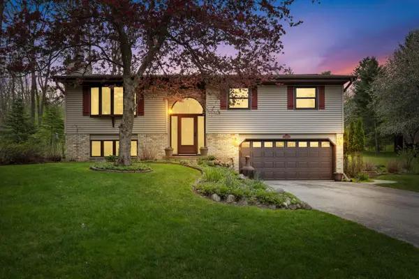 4953 Lake DRIVE, West Bend, WI 53095