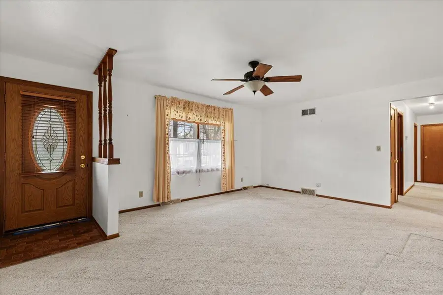 1015 Squire LANE, West Bend, WI 53090 - #2