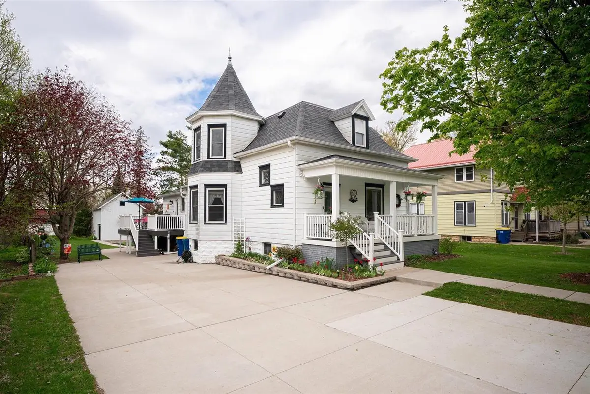 316 East AVENUE, Viroqua, WI 54665 - #1