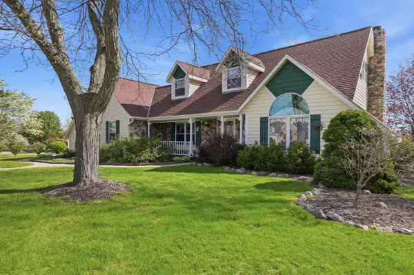 211 Erin COURT, West Bend, WI 53095