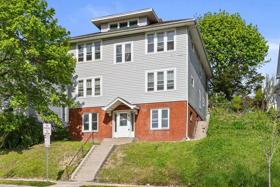 2016 Kinzie AVENUE, Racine, WI 53405 - #2