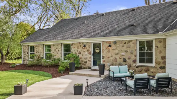 1005 Lone Tree ROAD, Elm Grove, WI 53122