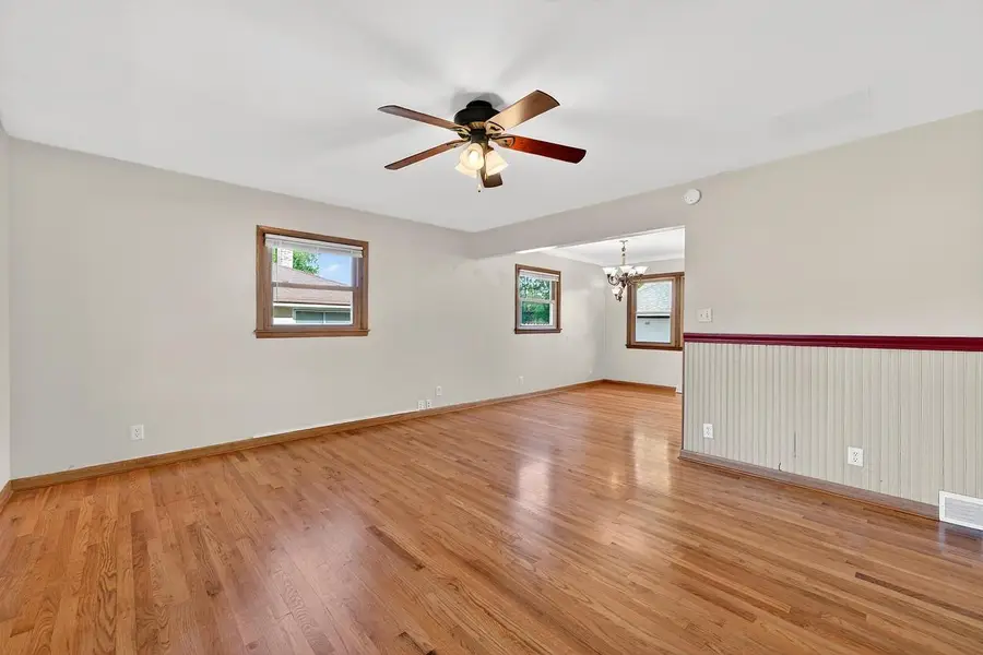 5811 Ester PLACE, Brown Deer, WI 53223 - #3