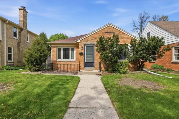 5723 Crestwood BOULEVARD, Glendale, WI 53209