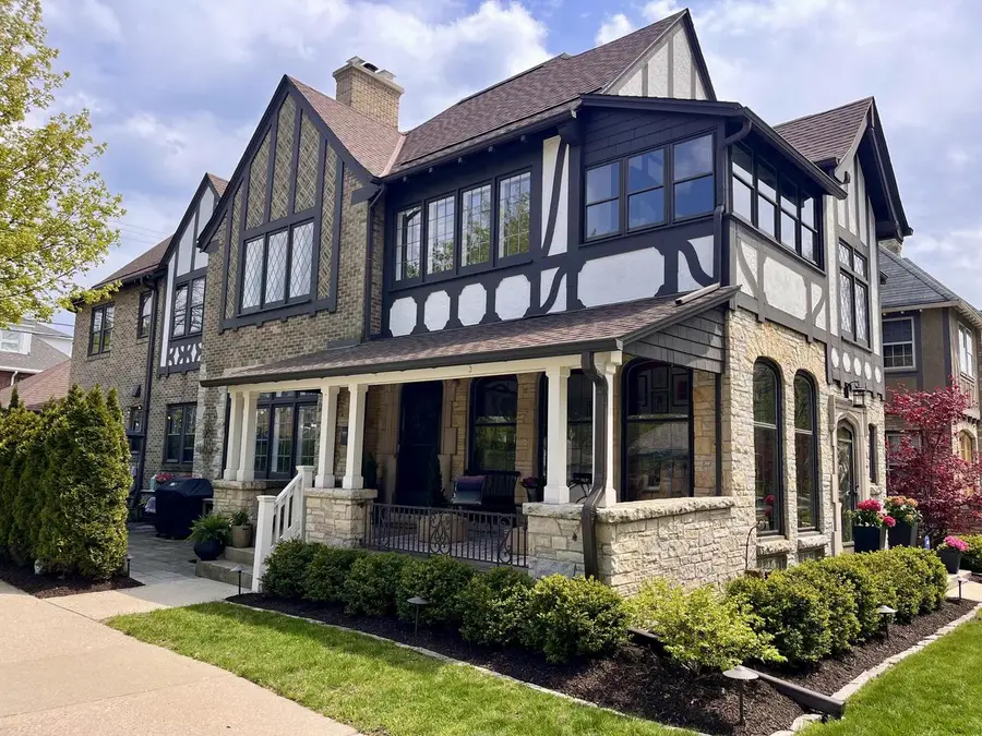 4224 Farwell AVENUE, Shorewood, WI 53211 - #2