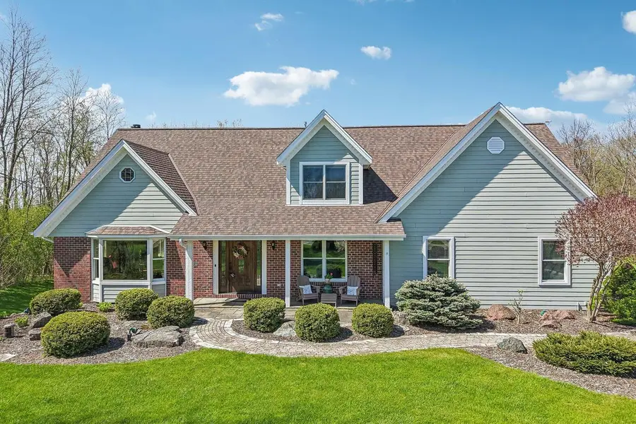 933 Elmwood Way COURT, Hubertus, WI 53033 - #2