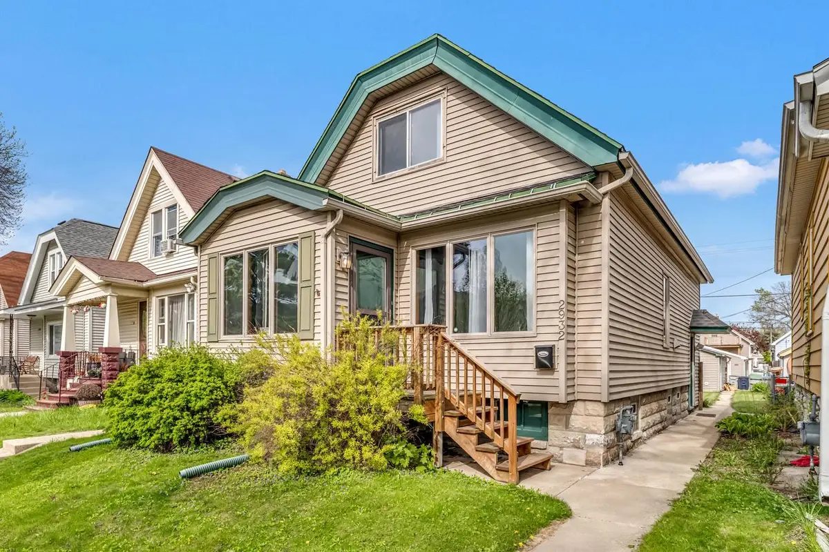 2932 8th STREET, Milwaukee, WI 53215 - #1