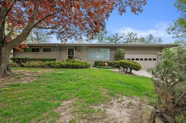 901 Hawthorn DRIVE, Waukesha, WI 53188