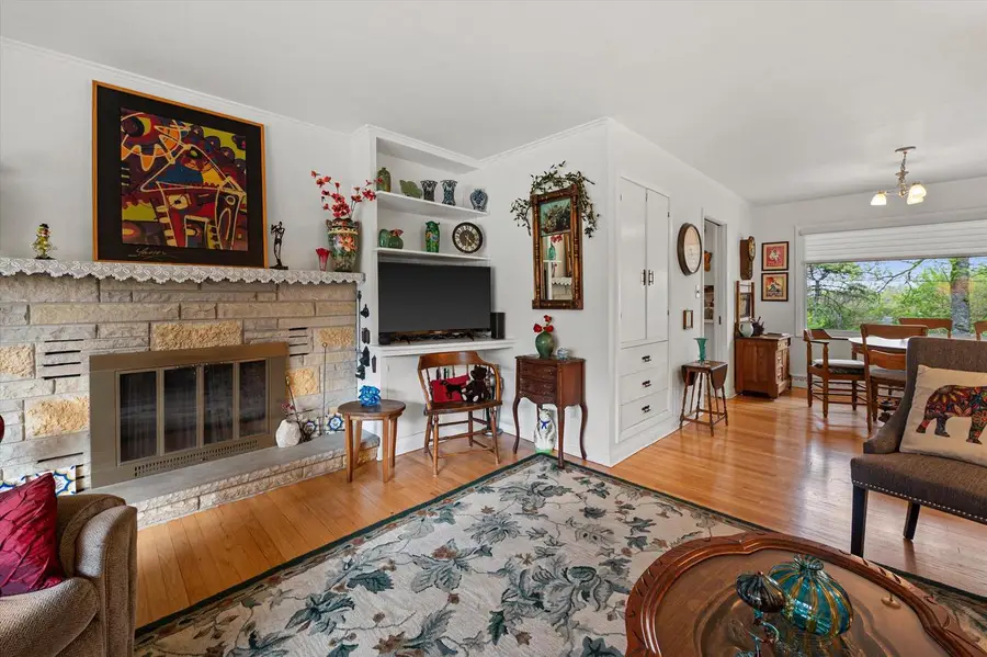 901 Hawthorn DRIVE, Waukesha, WI 53188 - #3