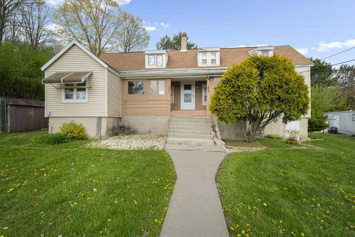 831 Silverbrook DRIVE, West Bend, WI 53090 - #1
