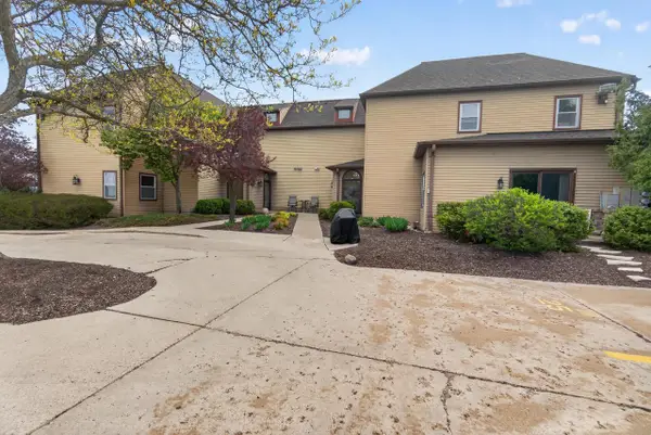 100 Main STREET #105, Pewaukee, WI 53072