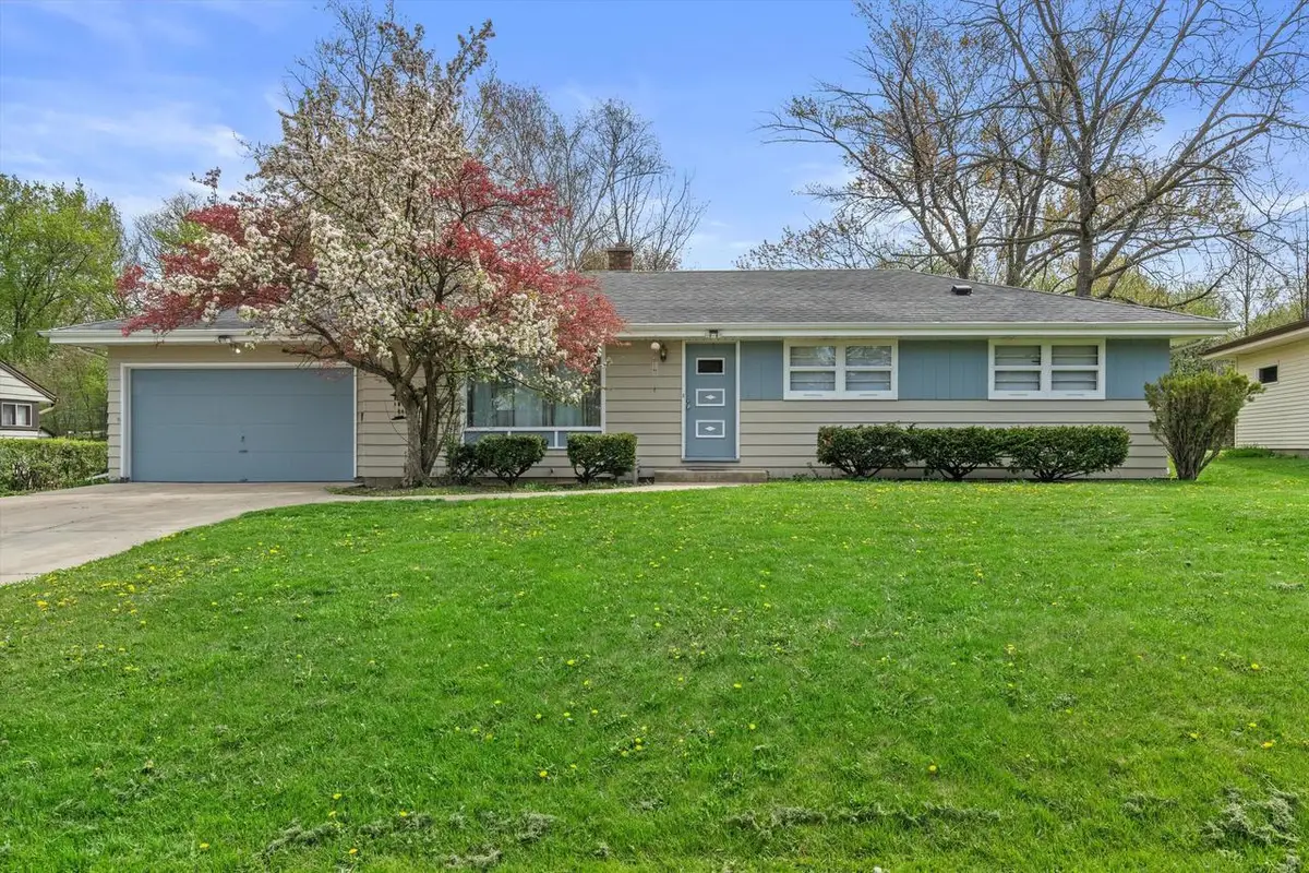 5427 Spring LANE, Milwaukee, WI 53223 - #1