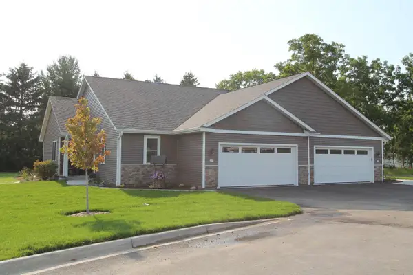 302 Trailview CROSSING, Waterford, WI 53185