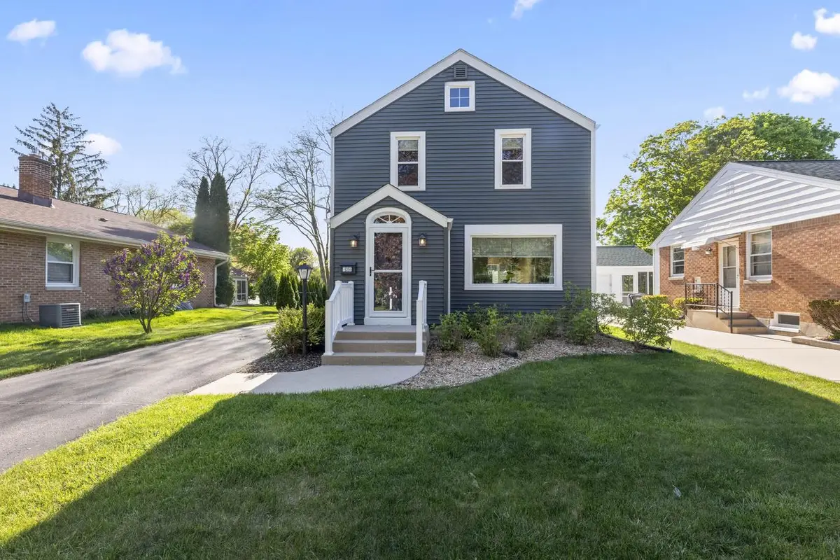 126 Maple TERRACE, Oconomowoc, WI 53066 - #1