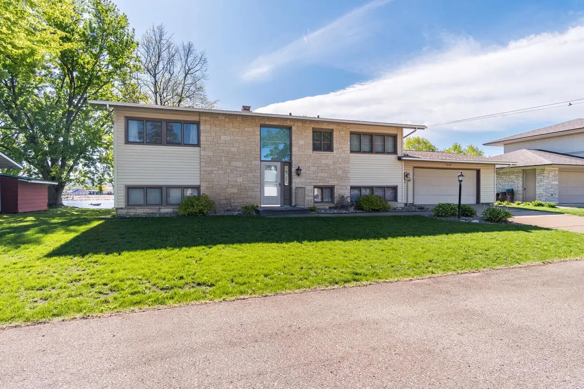 1812 Nakomis AVENUE, La Crosse, WI 54603 - #1