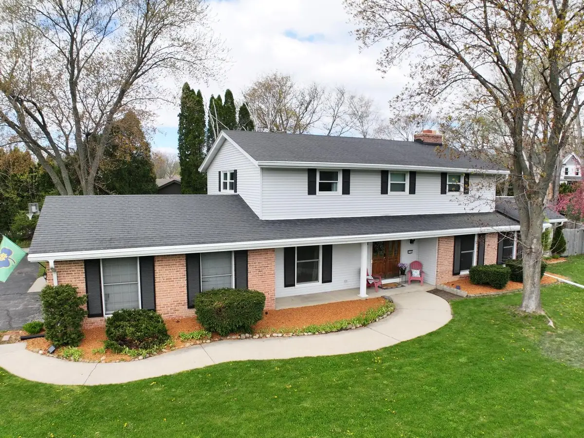 2500 Hemlock ROAD, Glendale, WI 53209 - #1