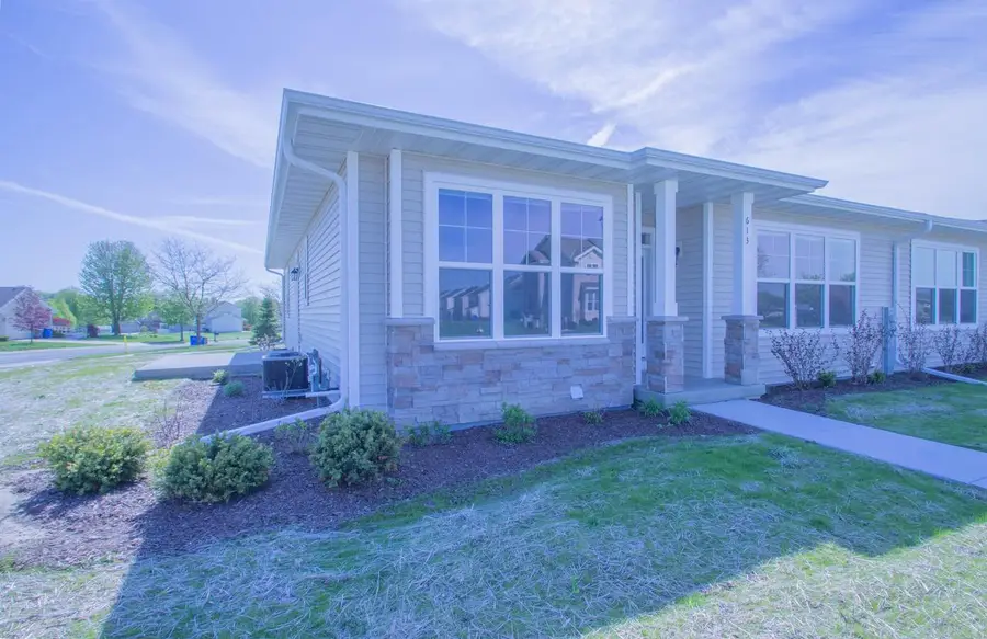 613 Hunter Oaks BOULEVARD, Watertown, WI 53094 - #2