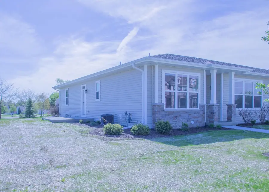 613 Hunter Oaks BOULEVARD, Watertown, WI 53094 - #3