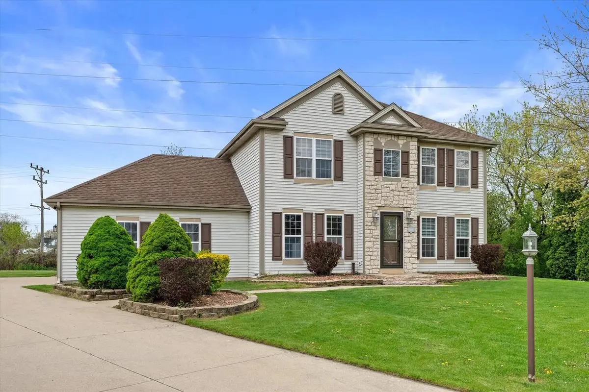 7589 Pacific STREET, Franklin, WI 53132 - #1