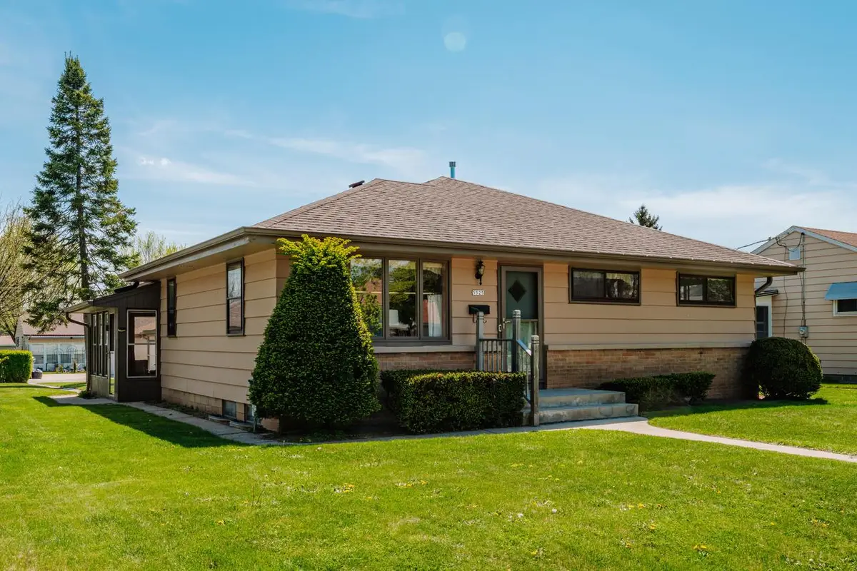 5525 Leroy AVENUE, Milwaukee, WI 53220 - #1
