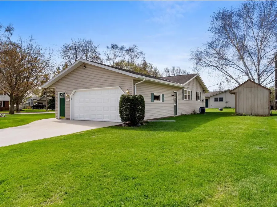 3903 Madeline LANE, Manitowoc, WI 54220 - #2