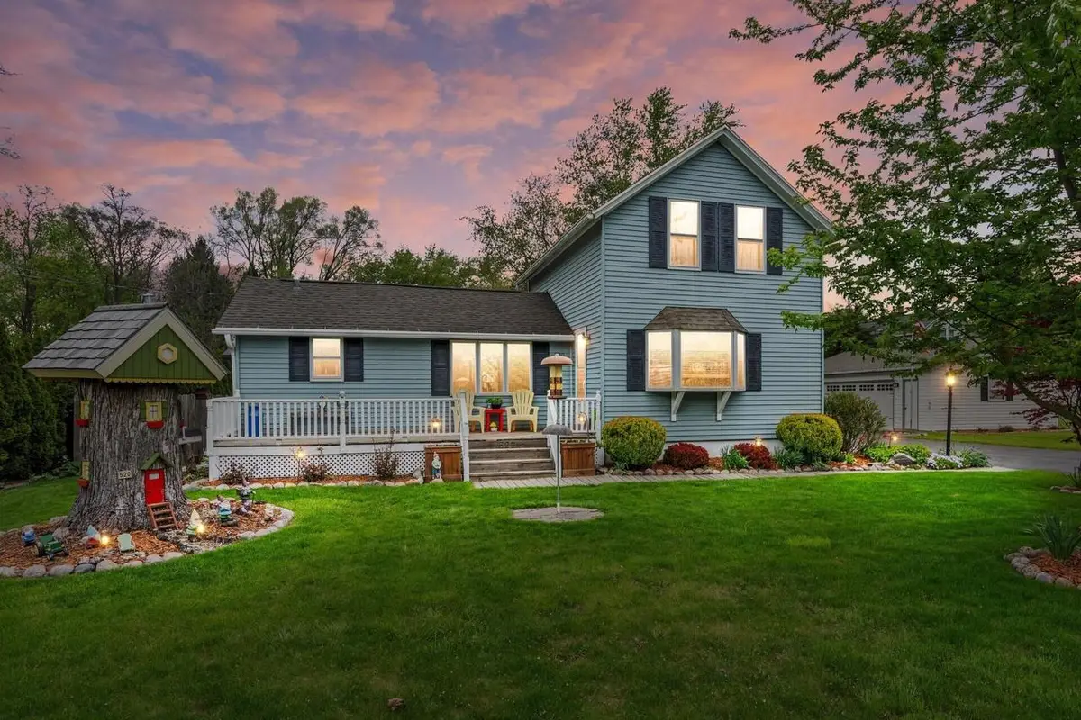 520 W Oakwood ROAD, Oak Creek, WI 53154 - #1