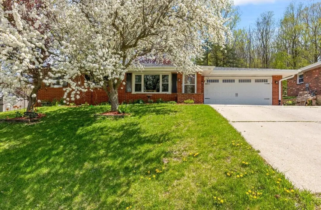 530 Oak TERRACE, Slinger, WI 53086 - #1