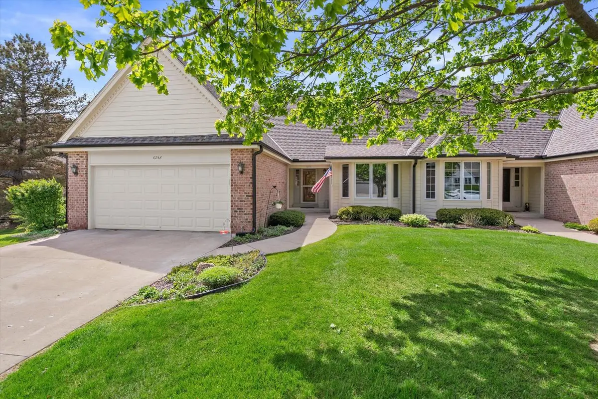 625 S Stonehedge DRIVE #A, Brookfield, WI 53045 - #1