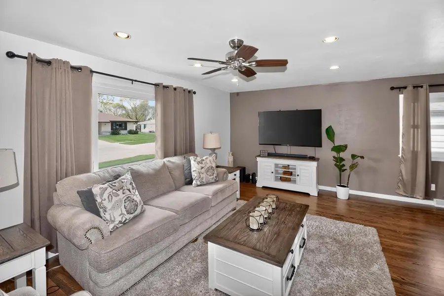 8810 Petersik STREET, Milwaukee, WI 53224 - #3