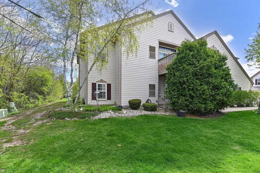 2274 W Vista Bella DRIVE #101, Oak Creek, WI 53154 - #2