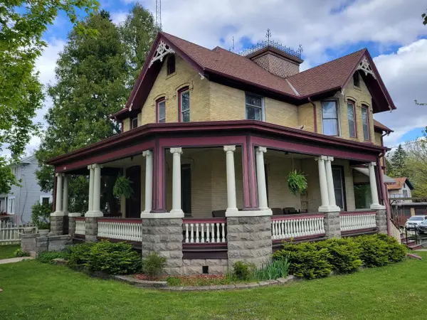 305 N Washington STREET, Watertown, WI 53094