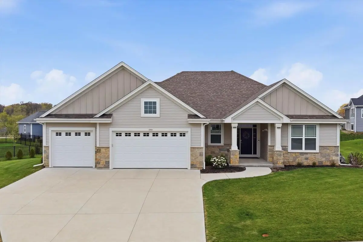 2046 Omaha DRIVE, Grafton, WI 53024 - #1