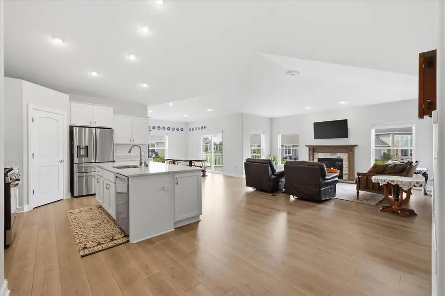 2046 Omaha DRIVE, Grafton, WI 53024 - #2