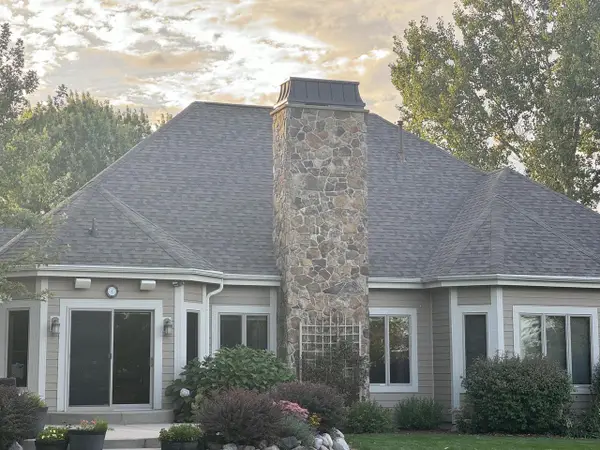 W280N8120 Black Diamond COURT, Hartland, WI 53029