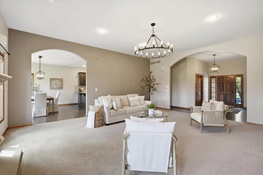 W280N8120 Black Diamond COURT, Hartland, WI 53029 - #3