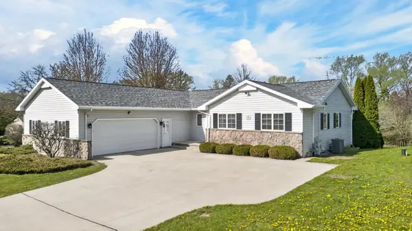 914 Hawthorne DRIVE, Howards Grove, WI 53083
