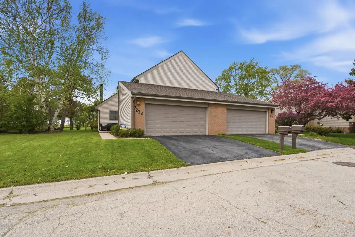 7233 Delaine DRIVE, Oak Creek, WI 53154 - #1