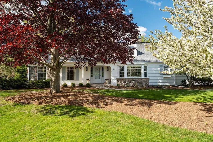 257 Suburban DRIVE, Fox Point, WI 53217 - #2