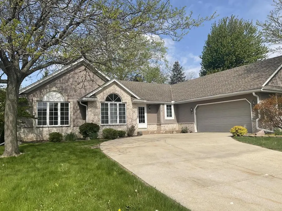 2400 Judith LANE, Waukesha, WI 53188 - #2