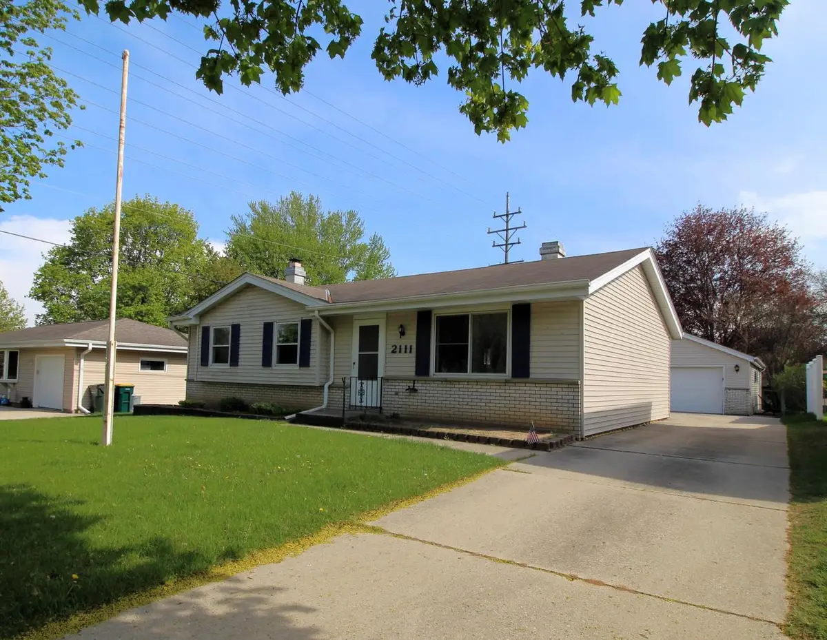 2111 Canary STREET, West Bend, WI 53090 - #1