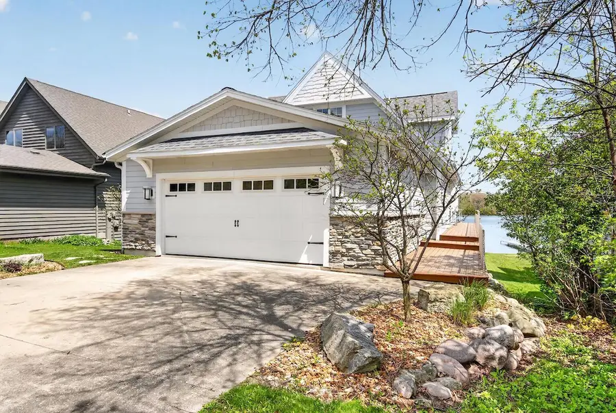5704 Lake DRIVE, West Bend, WI 53095 - #2