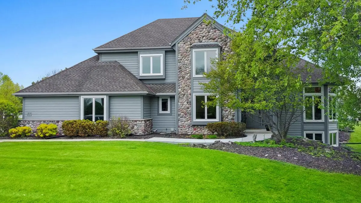 W292N3634 Stillmeadow ROAD, Pewaukee, WI 53072 - #1
