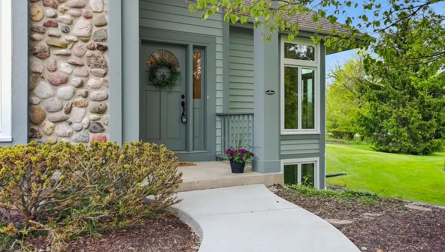 W292N3634 Stillmeadow ROAD, Pewaukee, WI 53072 - #3