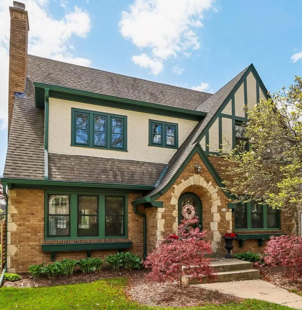 717 Lake View AVENUE, Whitefish Bay, WI 53217 - #1