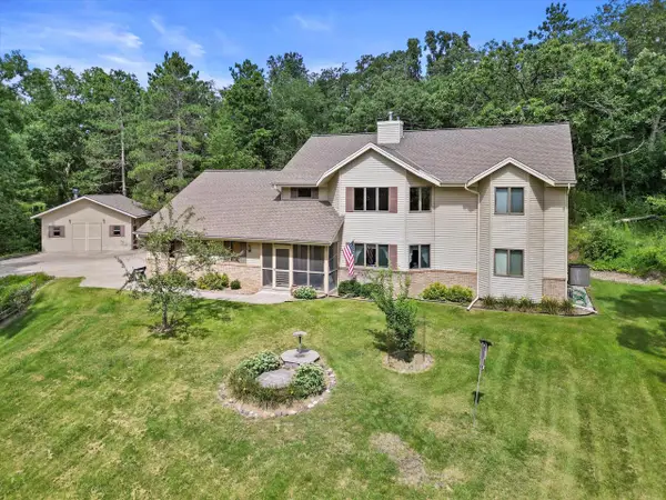 W361S4901 Wildflower COURT, Dousman, WI 53118
