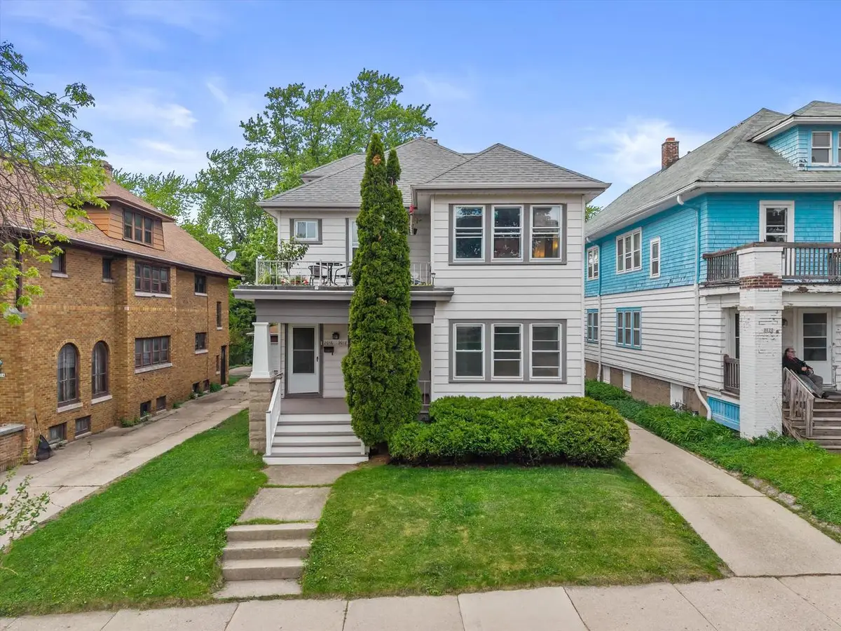 2016 E Newton AVENUE #2018, Shorewood, WI 53211 - #1